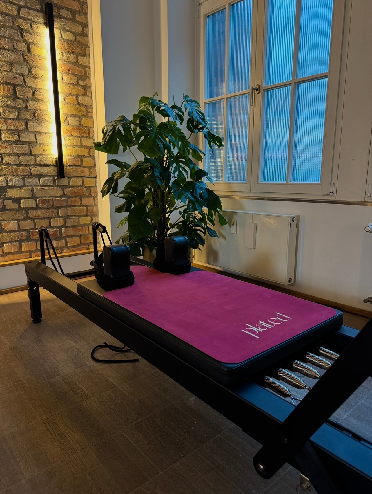 REFORMER MATTE - CHERRY