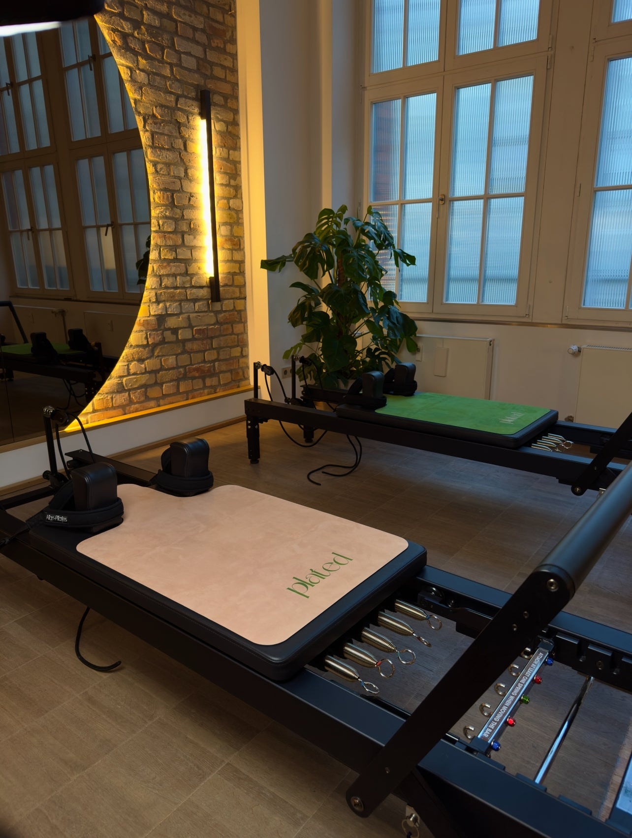 REFORMER MATTE - CREAM