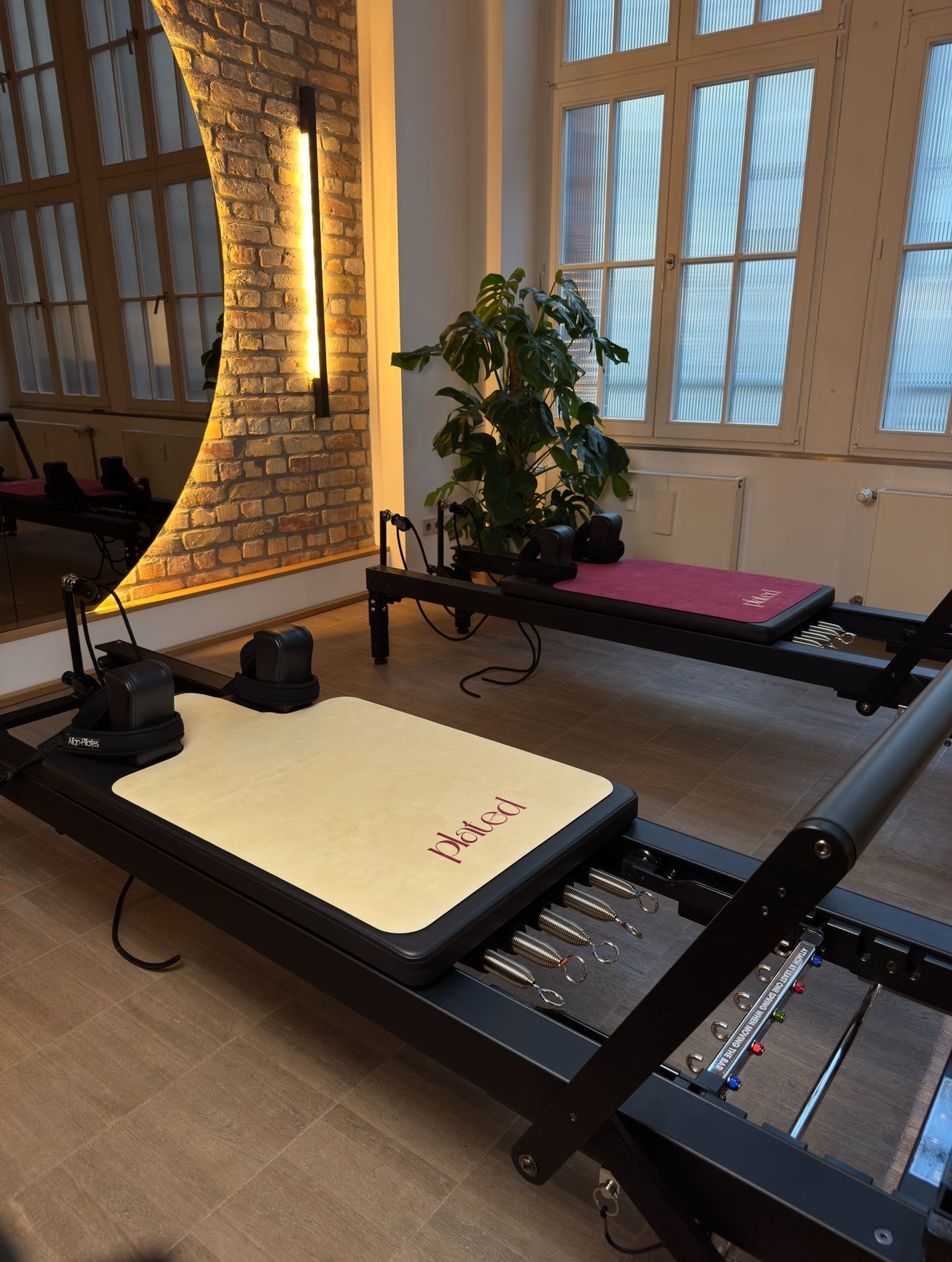 REFORMER MATTE - BUTTER